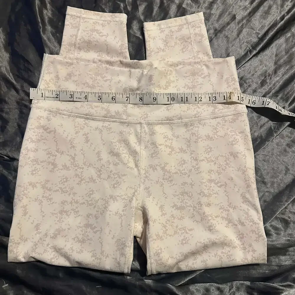 Fabletics Define PowerHold HighWaisted 7/8 Leggings in Soft White Mini Neue Camo - Picture 7 of 7